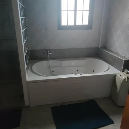 Chalet Hidromasaje Y Piscina 그라나딜라데아보나